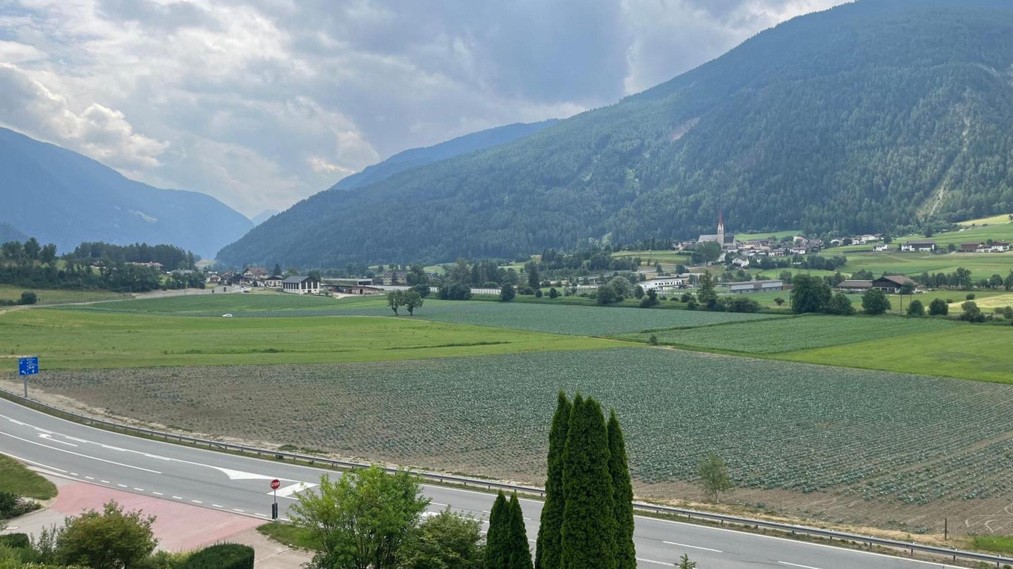 Hotel Saxl Campo di Trens Exterior photo